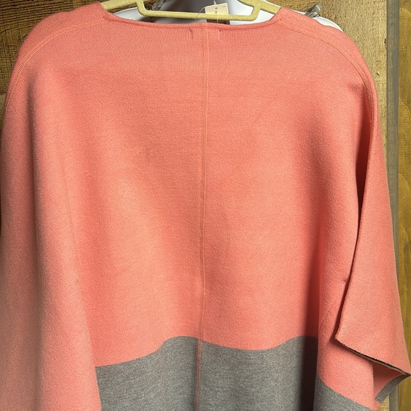 Roffe Color Block Fringe Ruana - Picture 13 of 13